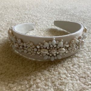 Bridal headband by Untamed Petals